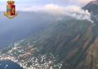 Stromboli, la paura e la rabbia. «Noi, lasciati soli sotto il vulcano»