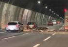 Cade un pezzo di volta in galleria, chiusa l'A26 tra Masone e Voltri 