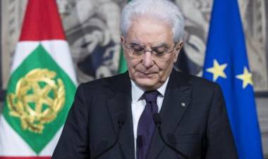 Mattarella sferza i partiti: 'Governo neutrale o al voto'.