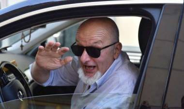 Fatture false, chiesto il processo per i genitori dellʼex premier Matteo Renzi