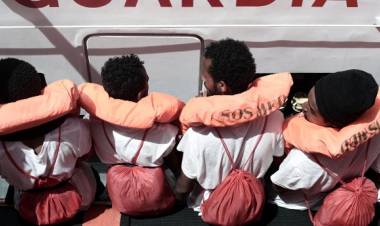 Aquarius, polemica tra Parigi e Roma