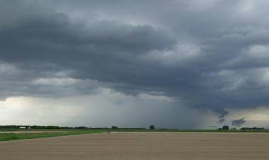 METEO: Maltempo, la pioggia sferza l'Italia: nubifragi e allagamenti