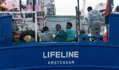 Migranti, Salvini contro Lifeline: 'E' fuorilegge, è nelle acque di Malta'