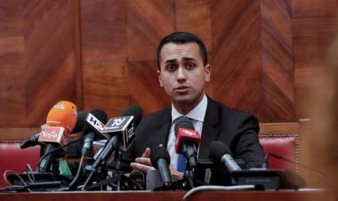 Di Maio annuncia la novità del reddito di cittadinanza: per averlo bisogna lavorare