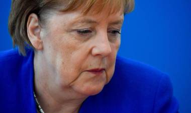 Merkel, migranti max 48 ore in centri