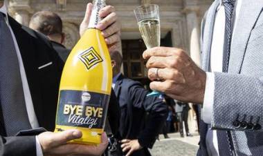 Vitalizi, Camera approva taglio. Conte: 'Bel segnale per il Paese, avanti così'. Di Maio: 'Il sogno diventa realta''