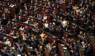 L'esordio da record per i parlamentari di Lega e M5s: tutti i presenti in aula