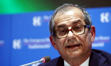 Tria: via alle riforme ma non tutto subito. “Inutile sforare, poi paghiamo con lo spead”