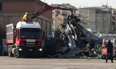 Baobab, centro per rifugiati sgomberato con la ruspa, Salvini: 'E non è finita qui'