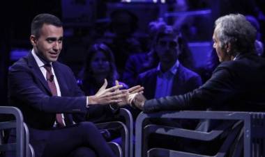 Decreto reddito e quota 100, Mattarella firma. Di Maio: ora taglio a pensioni sindacalisti