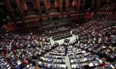 Taglio dei parlamentari, via libera della Camera