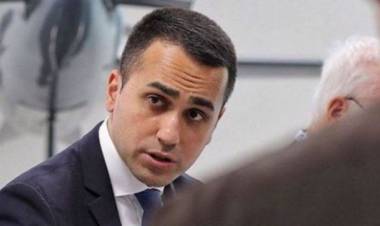 Migranti, Di Maio: "Presentiamo decreto che non urla ma fa i fatti"