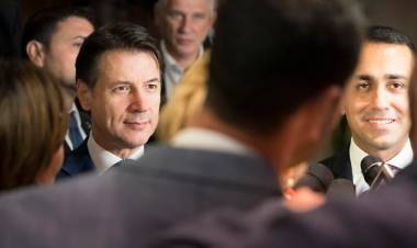 Manovra, accordo nel governo su pos ed evasori in carcere: pace tra Di Maio e Conte?