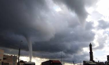 Maltempo a Genova, tromba d'aria e grandine: nessun danno