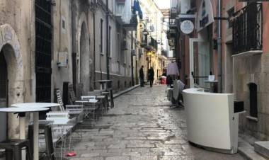 Foggia, bomba davanti a ristorante centro storico: ferita una donna