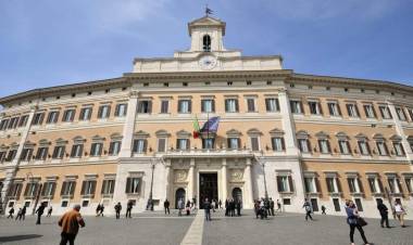 Carcere per gli evasori, il dl Fisco incassa il via libera in commissione. Maggioranza divisa 