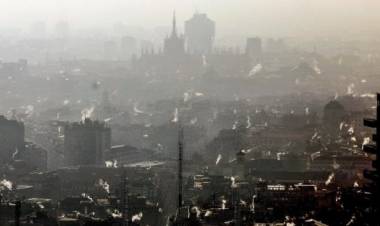 Smog, a Milano "situazione allarmante: siamo in emergenza".