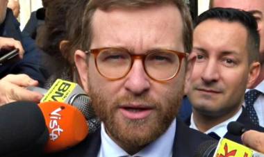 Coronavirus, l’allarme sulla povertà del ministro del Sud Provenzano: “È a rischio la tenuta democratica. Estendere il reddito di cittadinanza”.