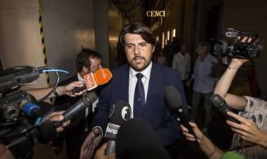 Mes, traballa il governo. M5s contro Pd: Cappio al collo, alla cieca contro Giuseppe Conte