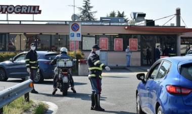 Fase 2, da lunedì spostamenti liberi in regione. Consentito incontrare gli amici ma niente riunioni in casa