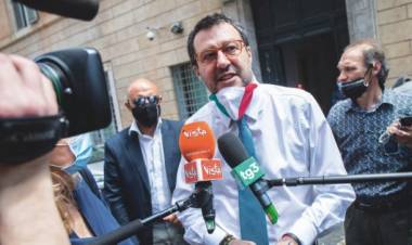 Migranti, Giuseppe Conte smentito da Matteo Salvini: "Inflessibile? Guardate questa percentuale sugli sbarchi"