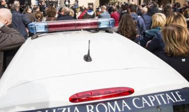 Roma, anche i vigili Ugl domani al sit in contro le mascherine all’aperto Gabrielli, manifestazioni solo nel rispetto delle regole 