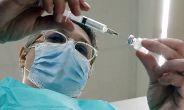 Arona, vaccinato a 52 anni con Pfizer muore mezz'ora dopo: aperta un'inchiesta