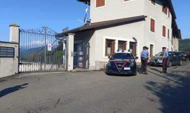 Piossasco, ucciso in casa davanti a moglie e figlio: arrestati tre albanesi. Tutti irregolari, uno "espulso"