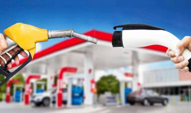 Auto benzina e diesel, stop dal 2035: cosa cambia in Italia?