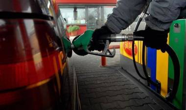 Caro carburanti, via libera Cdm alla proroga del taglio delle accise﻿ 