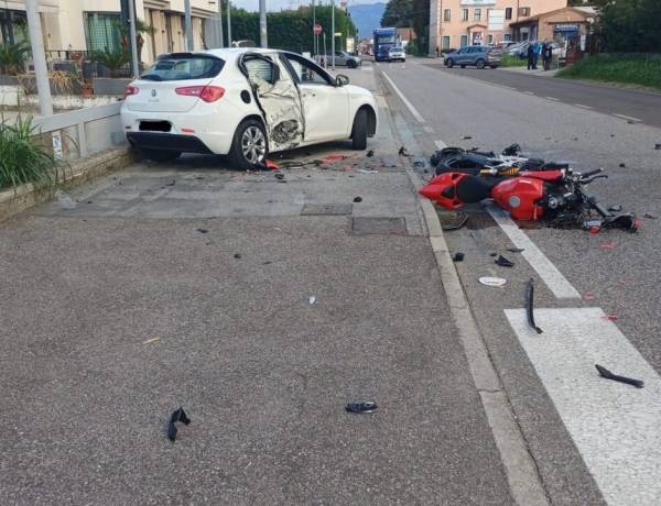 Moto contro auto, tragedia sulla Valsugana: morto un 36enne trevigiano