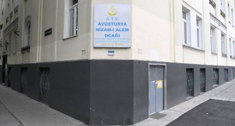 L'Austria chiude sette moschee ed espelle imam.