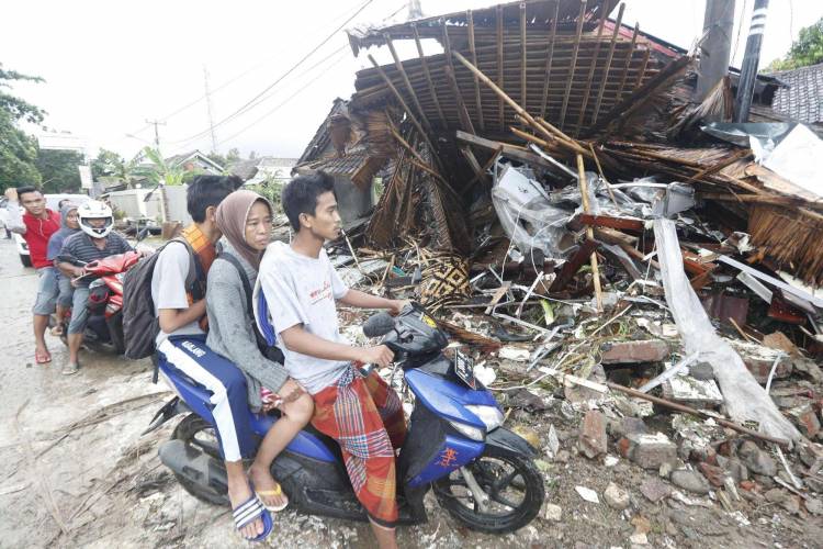 Tsunami in Indonesia: 168 morti, le autorità: il bilancio salirà ancora