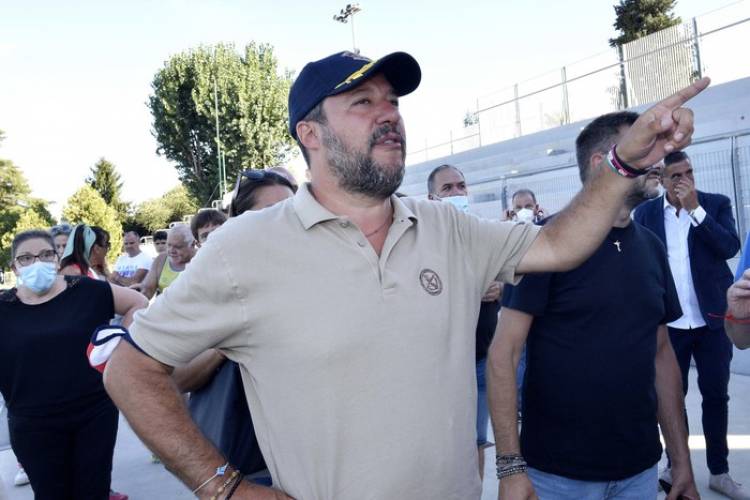 Scuola:Salvini, mozione di sfiducia contro Azzolina